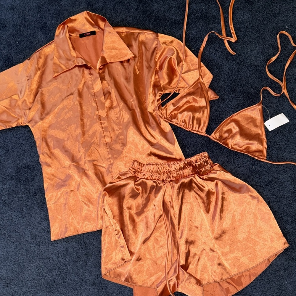 3 PIECE SILK SET NWT